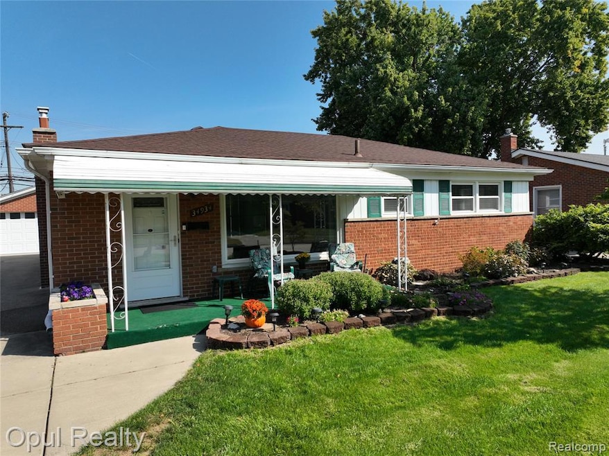 34934 Elmira St, Livonia, MI 48150 - photo 1