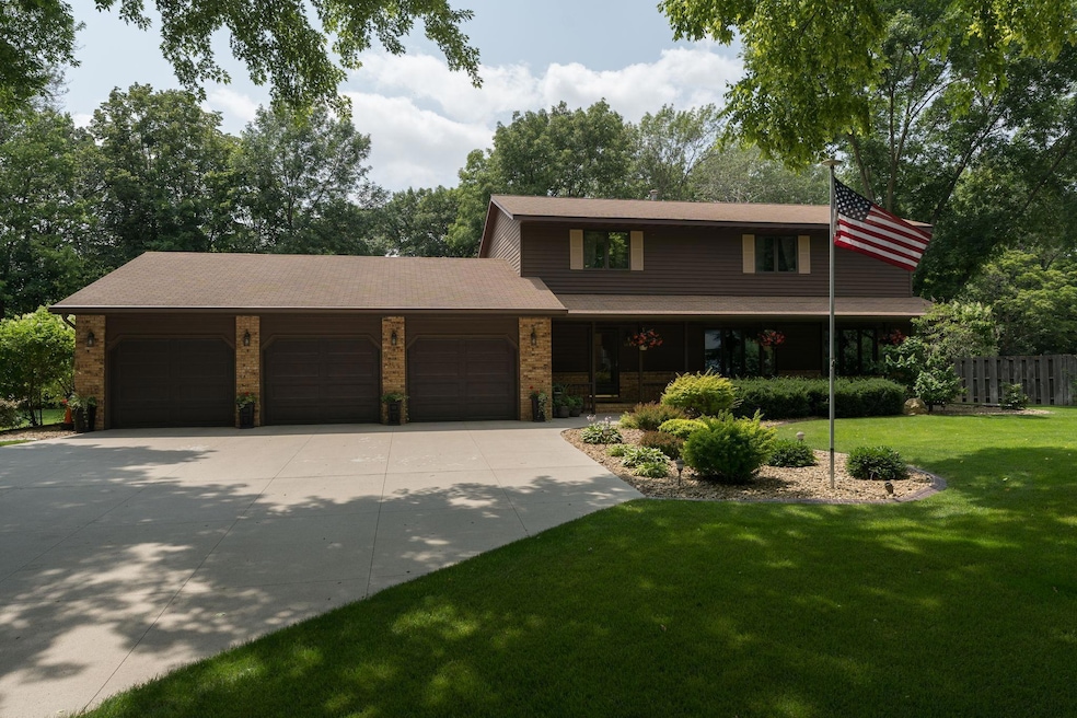 31 Holiday Ct, North Mankato, MN 56003 - photo 1