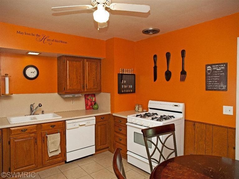 1245 N Dorroll St NE, Grand Rapids, MI 49505 - photo 1