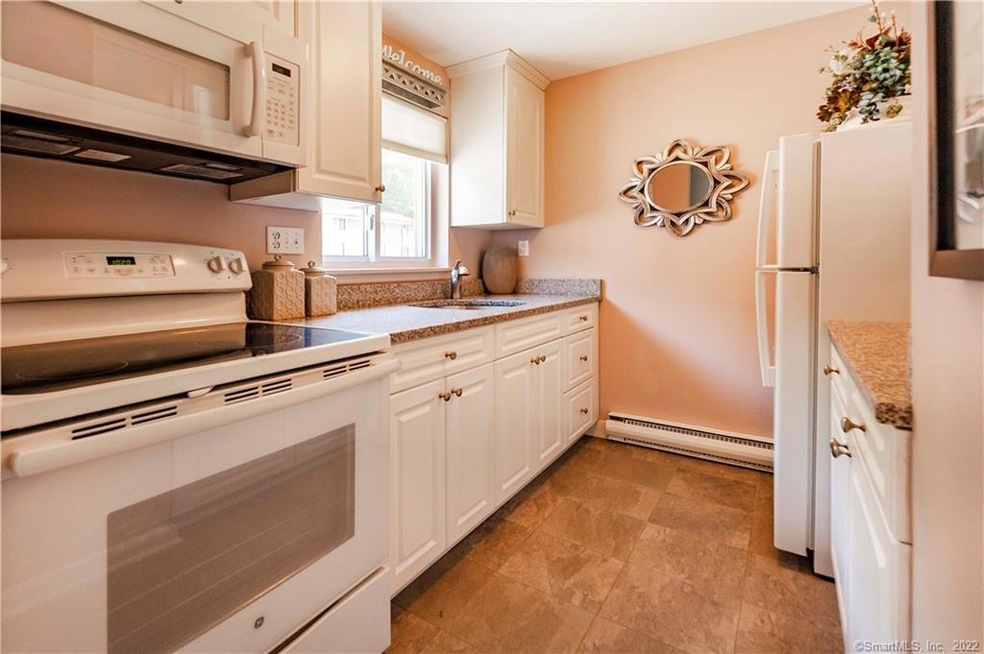 1620 Farmington Ave unit 7, Unionville, CT 06085 - photo 1