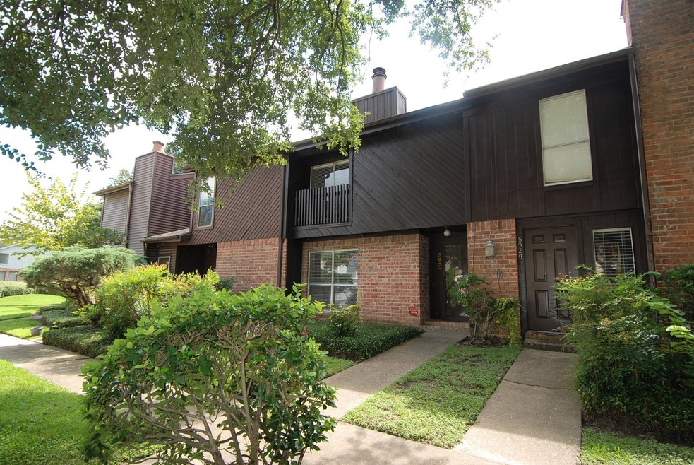 5927 Arncliffe Dr unit 5927, Houston, TX 77088 - photo 1