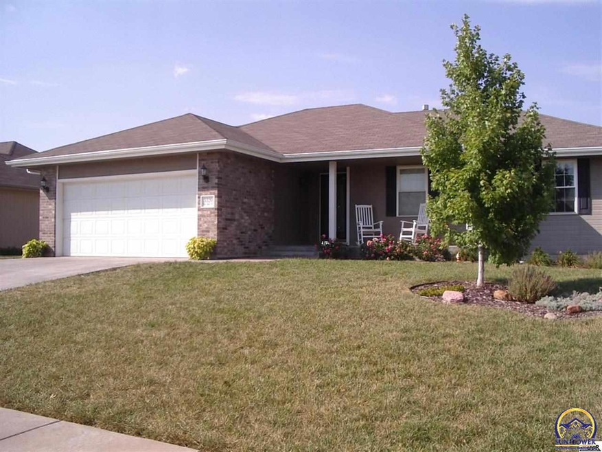 3320 SW 46th St, Topeka, KS 66610 - photo 1