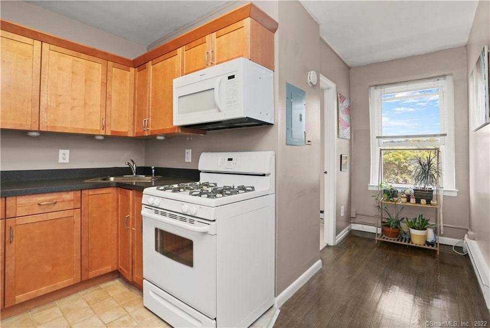 140 Woodside Green unit 3D, Stamford, CT 06905 - photo 1