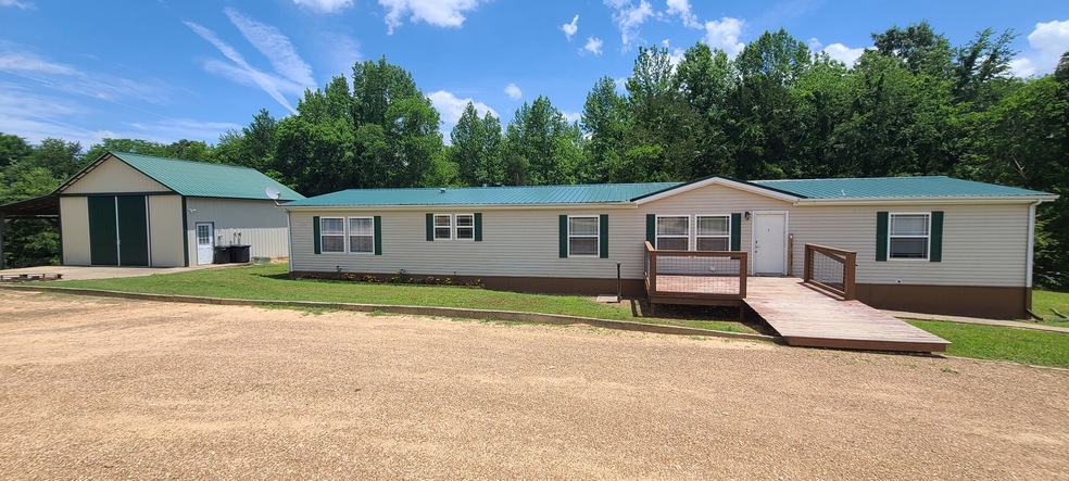 59 Shelton Ln, Linden, TN 37096 - photo 1