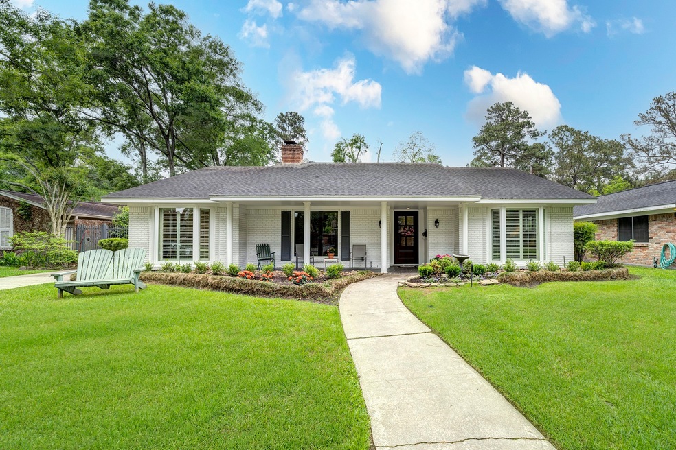 10006 Cedar Creek Dr, Houston, TX 77042 - photo 1