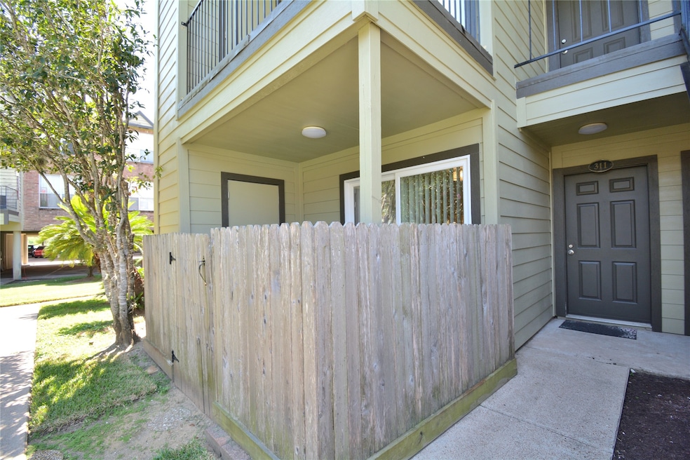 For Rent $1,075/month