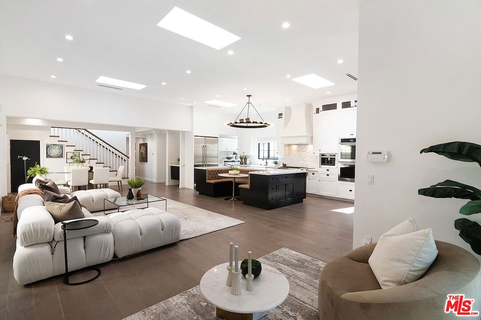 For Sale $2,595,000 • Co-Listing Agent