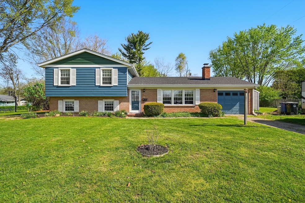 927 Elm St, Wilmington, OH 45177 - photo 1