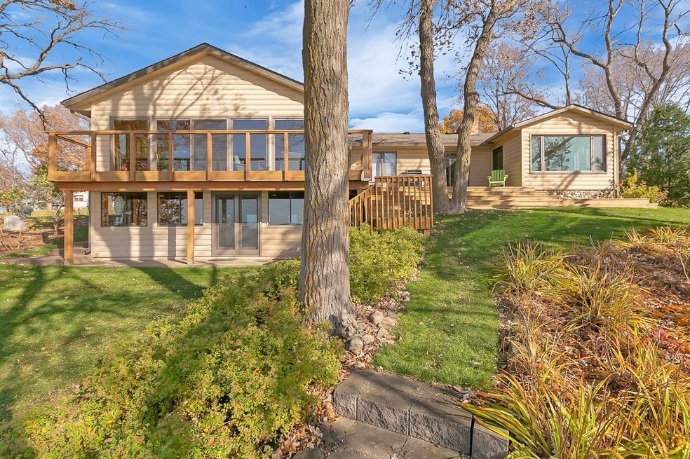 Welcome home to Upper Spunk Lake!