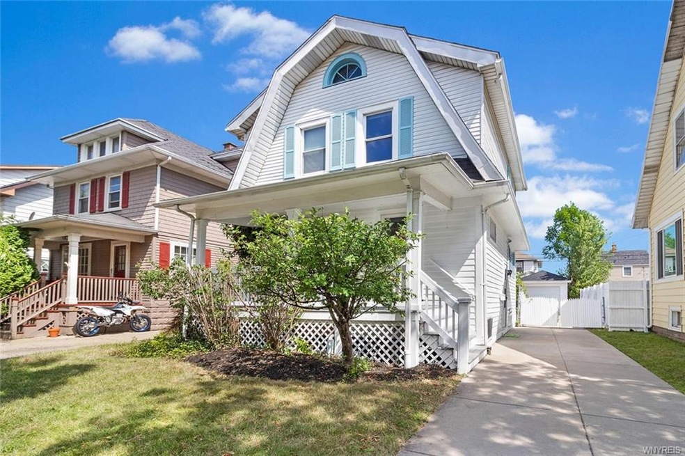 Welcome to 144 Euclid Ave! Right in the heart of K