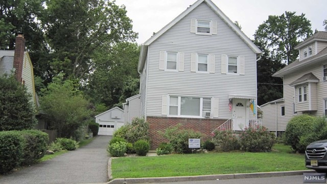 10 E Bayview Ave, Englewood Cliffs, NJ 07632 - photo 1