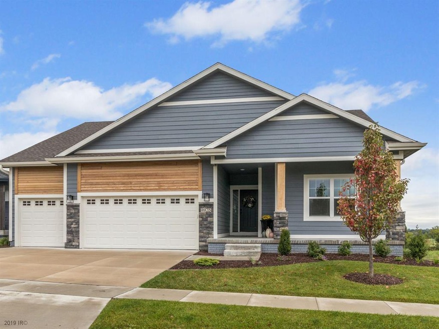 9925 Marnewood Dr, Johnston, IA 50131 - photo 1