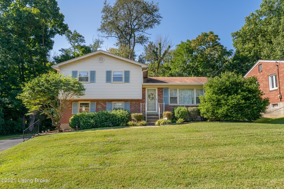 9514 Plumwood Rd, Louisville, KY 40291 - photo 1