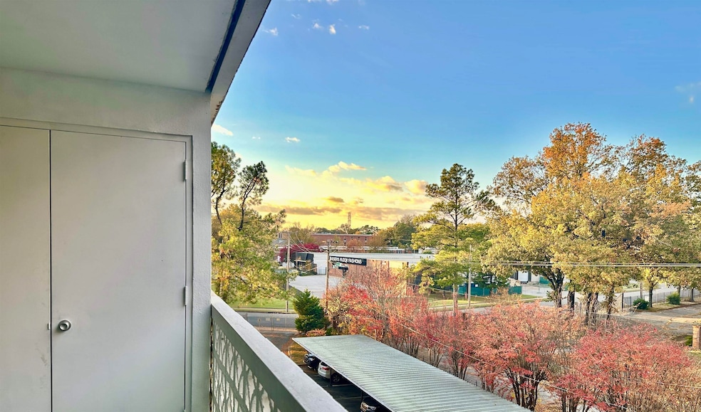 Balcony sunset view to the west