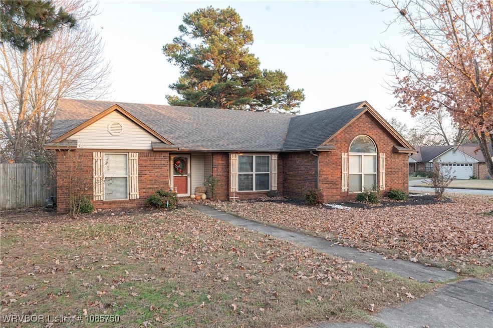 2500 Pine Ln, Barling, AR 72923 - photo 1