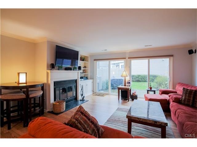 44 Strathmore Ln unit 44, Westport, CT 06880 - photo 1