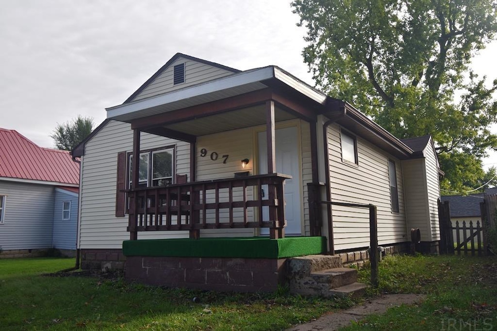 907 S 1st St, Frankfort, IN 46041 - photo 1