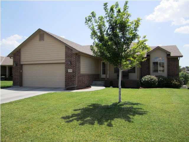 Front of home with great curb appeal