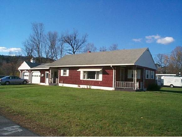 81 Hill St, Saint Johnsbury, VT 05819 - photo 1