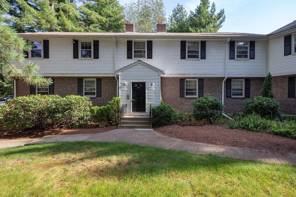 15 Meadowbrook Ln unit 3, South Easton, MA 02375 - photo 1
