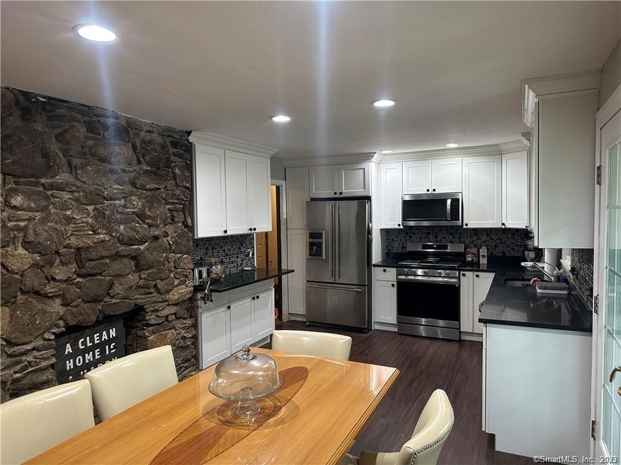 61 Strawberry Hill Ave, Norwalk, CT 06855 - photo 1