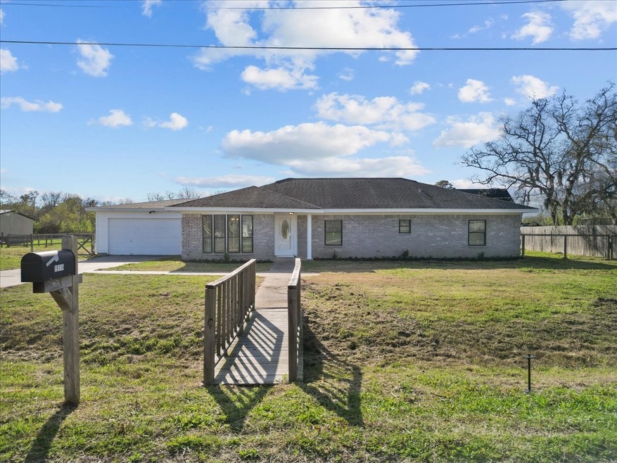 19114 County Road 520b, Brazoria, TX 77422 - photo 1