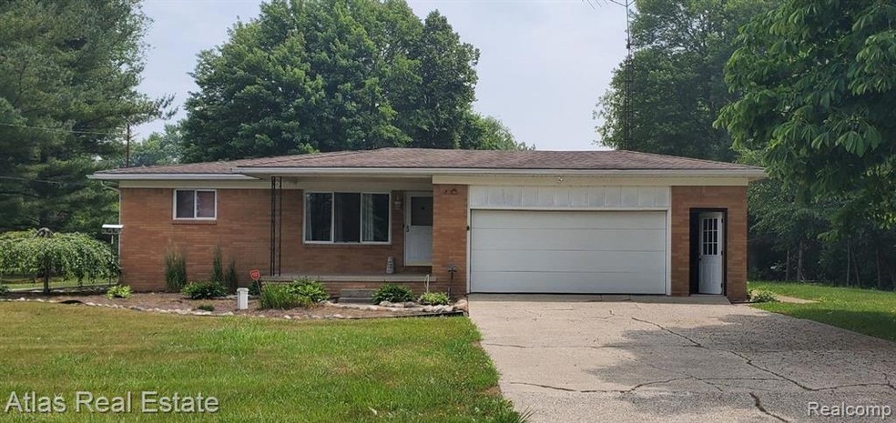 5268 N Elms Rd, Flushing, MI 48433 - photo 1