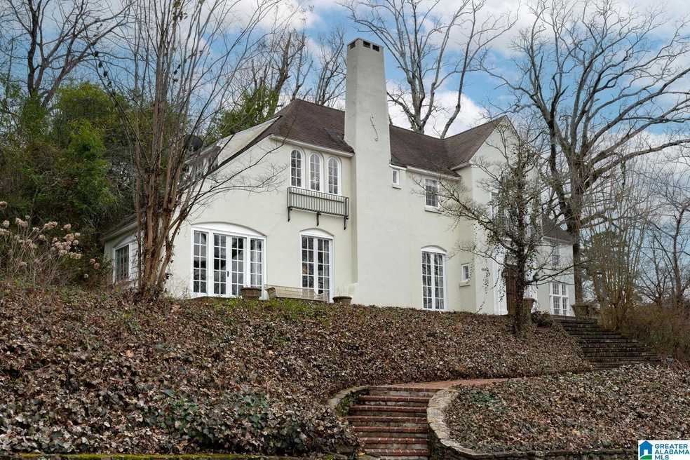 Historic stucco home. approx 3369sf on approx .62 
