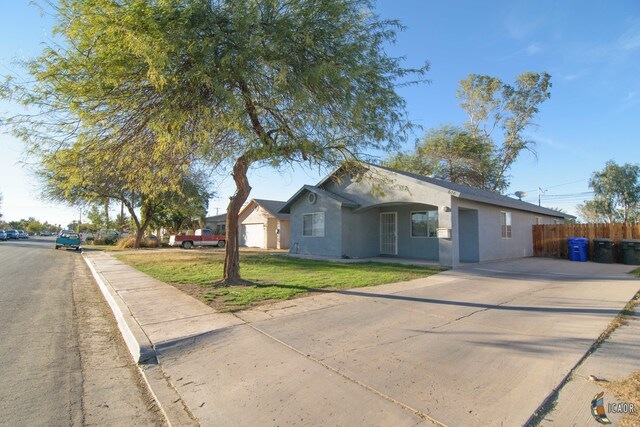 618 W Euclid Ave, El Centro, CA 92243 - photo 1