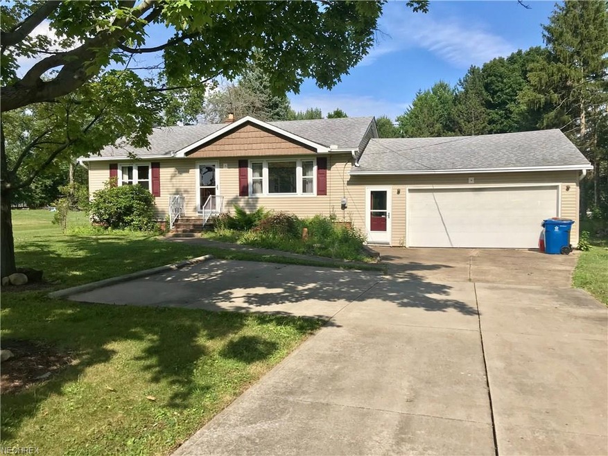 Charming Ranch just north of Rt 82 in Macedonoia