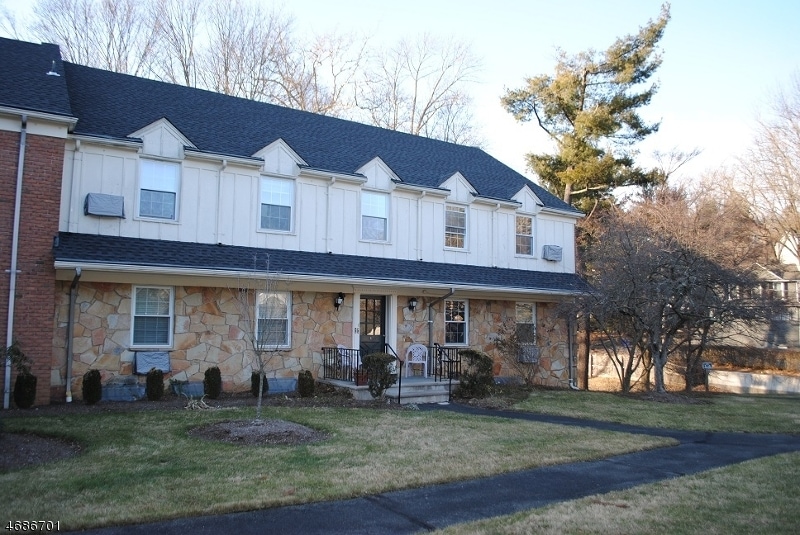 132 Claremont Rd unit 8D, Bernardsville, NJ 07924 - photo 1