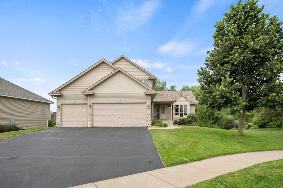 4952 Fairoaks Cir N, Hugo, MN 55038 - photo 1