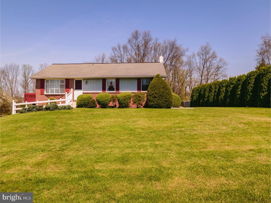 2315 E Buck Rd, Pennsburg, PA 18073 - photo 1