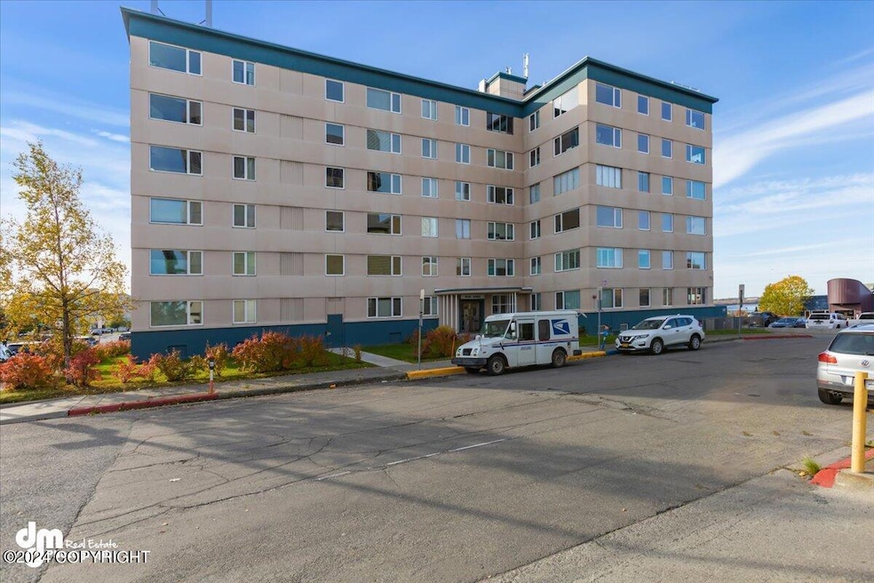 01-Front Exterior_IMG_1069_SSW