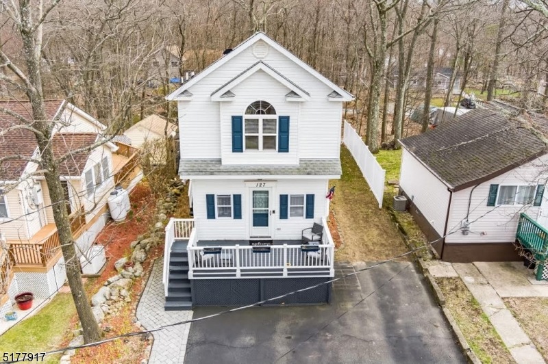 127 Vermont Trail, Hopatcong, NJ 07843 - photo 1
