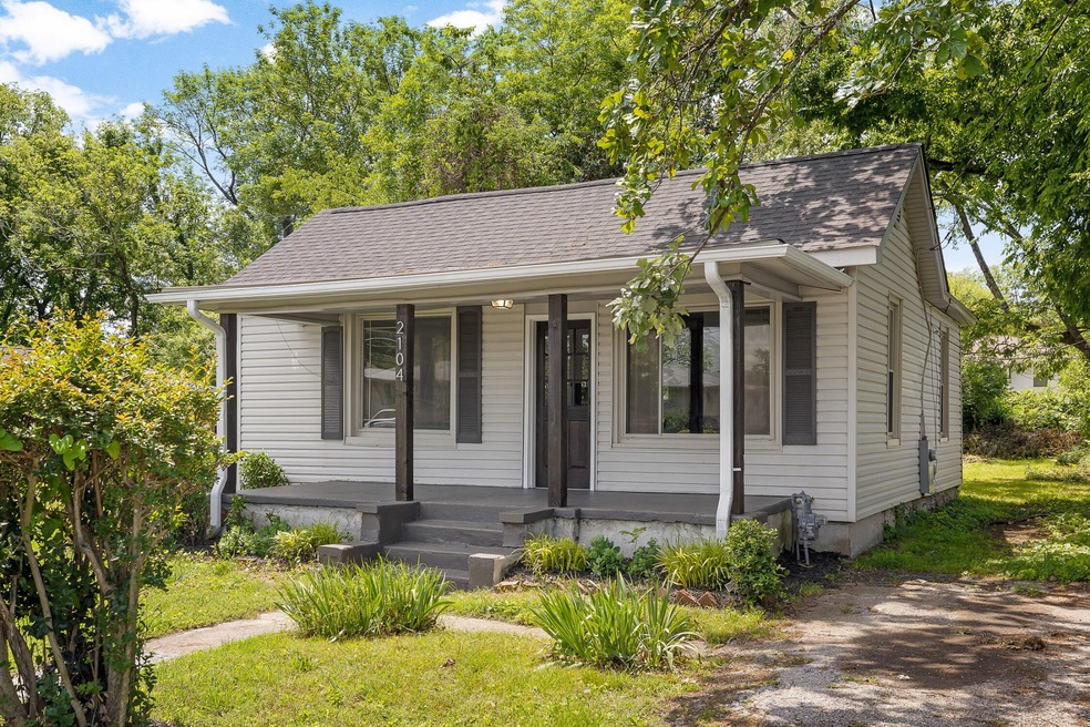 2104 E 5th St, Chattanooga, TN 37404 - photo 1