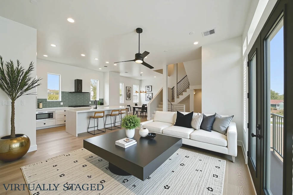 1005 Kern St unit C, Houston, TX 77009 - photo 1