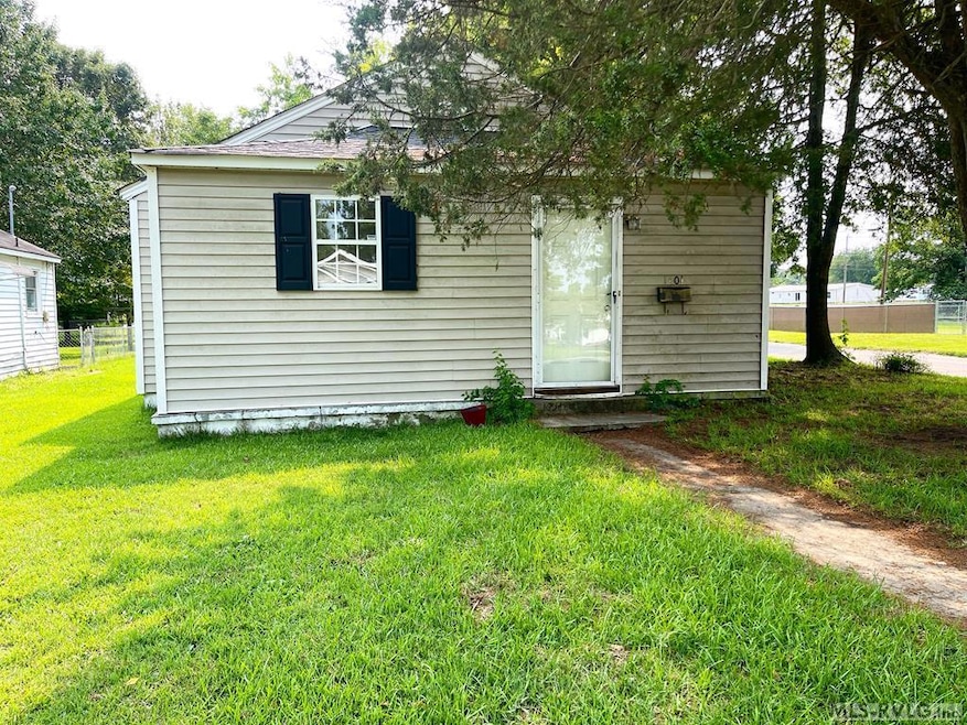 1401 Pruden St, Roanoke Rapids, NC 27870 - photo 1