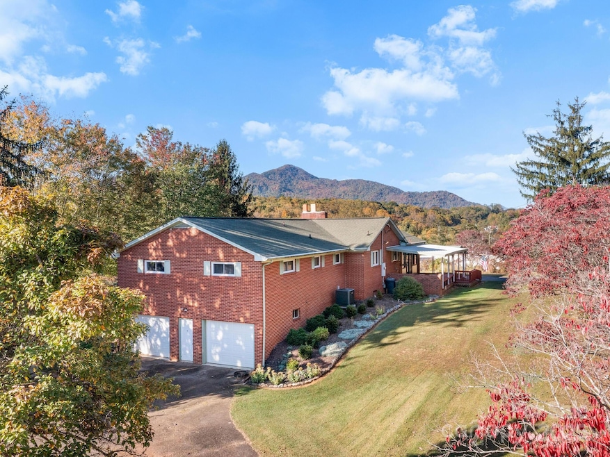 11 Aloha Cir, Candler, NC 28715 - photo 1