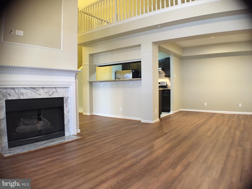 46582 Drysdale Terrace unit 302, Sterling, VA 20165 - photo 1