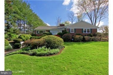 2041 Reynolds St, Falls Church, VA 22043 - photo 1