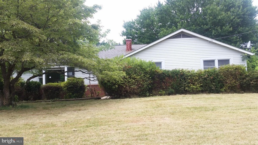 2110 Hampshire Dr, Fallston, MD 21047 - photo 1