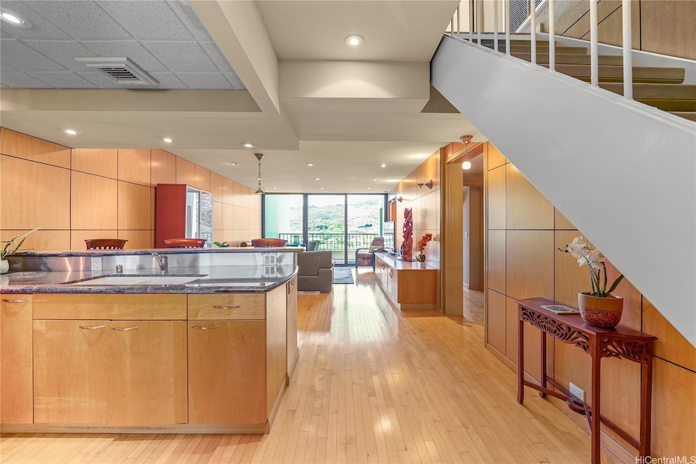 Under Contract $1,025,000