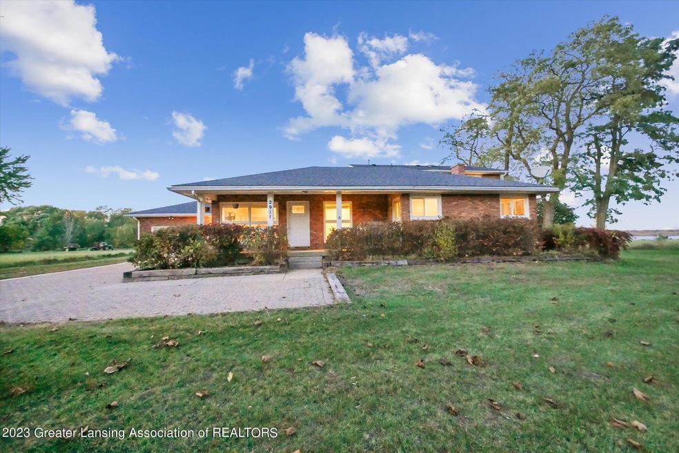 56-2911-E-Clinton-Trail-Charlotte-MI-488