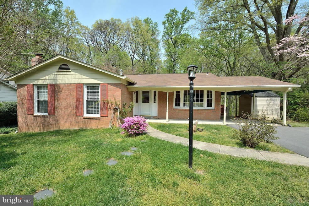 9522 Stevebrook Rd, Fairfax, VA 22032 - photo 1