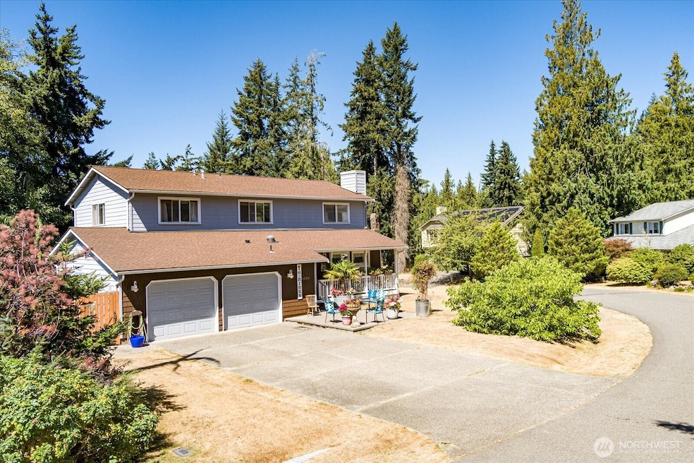 4324 Shadowood Dr, Clinton, WA 98236 - photo 1