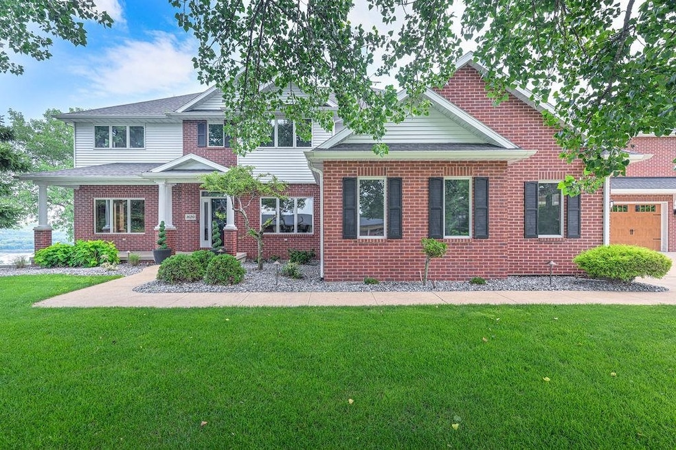 1620 Justin Ln, Dubuque, IA 52001 - photo 1