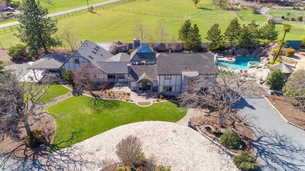 3826 Jonathan Way, Central Point, OR 97502 - photo 1