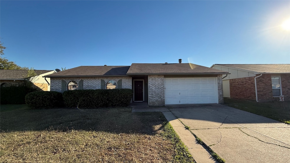 5620 Pearce St, the Colony, TX 75056 - photo 1