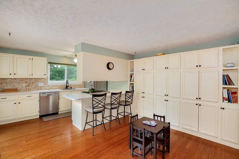 66 Voyagers Ln, Ashland, MA 01721 - photo 1